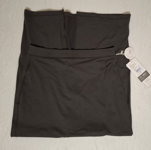 Vuori Halo Column Skirt - Picture 4 of 4